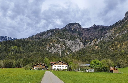 Winkl Apartment | Family-Friendly Watzmann Vacation Apartment for 4 Guests