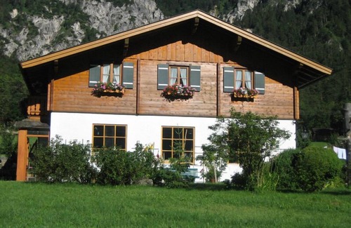 Winkl Apartment | Family-Friendly Watzmann Vacation Apartment for 4 Guests