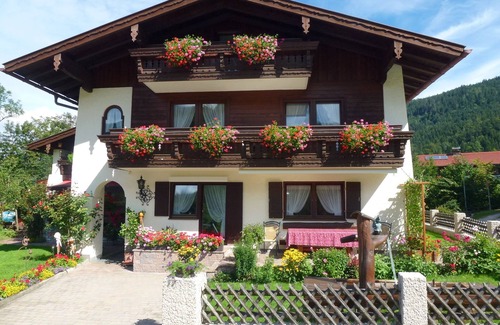 Oberau Apartment | Ideal Vacation Apartment Kehlstein with Balcony for 4 Guests