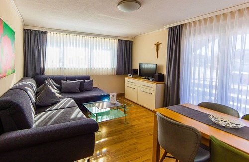 Hoechenschwand Apartment | Cozy Vacation Apartment in a 4-Star Ocean View Hotel