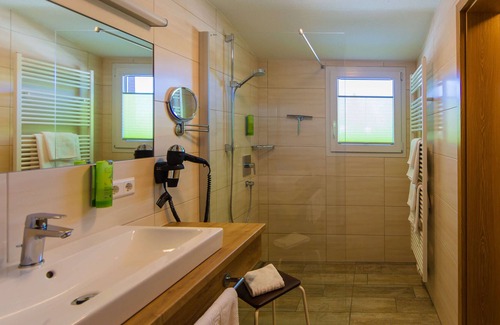 Hoechenschwand Apartment | Cozy Vacation Apartment in a 4-Star Ocean View Hotel