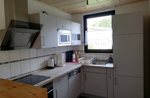Nisterau Apartment | Family-Friendly Lay Apartment 2 with Kitchen Amenities