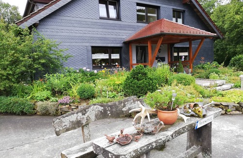Nisterau Apartment | Family-Friendly Lay Apartment 2 with Kitchen Amenities