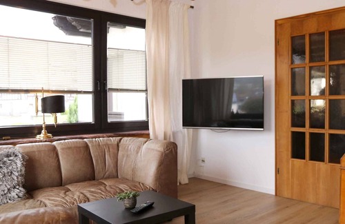 Eslohe Apartment | Spacious Vacation Apartment with Terrace for 5 Guests