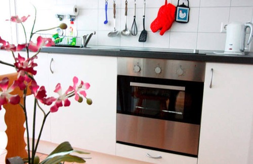 Stuhlinger-Eschholz Apartment | Perfect Getaway: 54sqm Vacation Apartment for Two