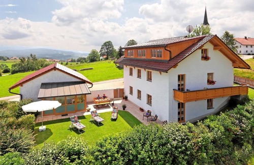 Freyung Apartment | Panoramic View Apartment with Balcony & Breakfast Included