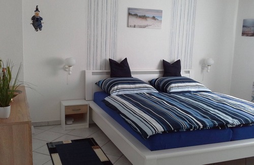 Scharfenberg Apartment | Cozy Ocean View Apartment with Kitchen & Breakfast Included