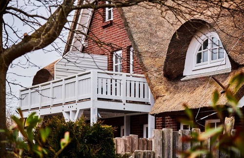 Althagen Apartment | Family-Friendly Oceanfront Apartment for 8 in Ahrenshoop