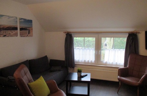 Wangerland Apartment | Cozy Oceanfront Apartment for 4 Guests in Wangerland