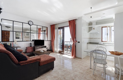Candelaria Apartment | Sea View Apartment 'El Descanso' with Shared Pool & Wi-Fi