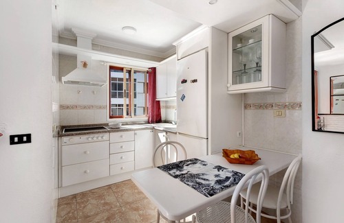 Candelaria Apartment | Sea View Apartment 'El Descanso' with Shared Pool & Wi-Fi