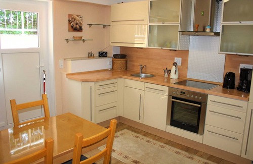 Garz Apartment | Ocean View Vacation Apartment Alona - Guest Rated 10/10