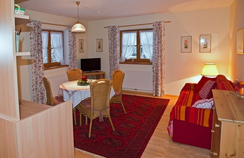 Kitzbuehel Apartment | Cozy Kitzbühel Apartment for 4 with Kitchen Amenities