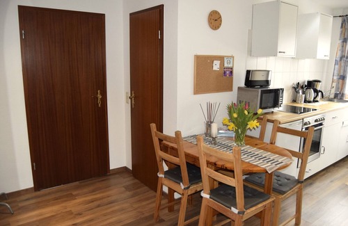 Schonberg Apartment | Charming Apartment for 4 Guests in Scenic Schönberg