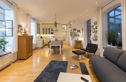 Stadtlohn Apartment | Spacious Vacation Apartment for 8 with Ocean View in Stadtlohn