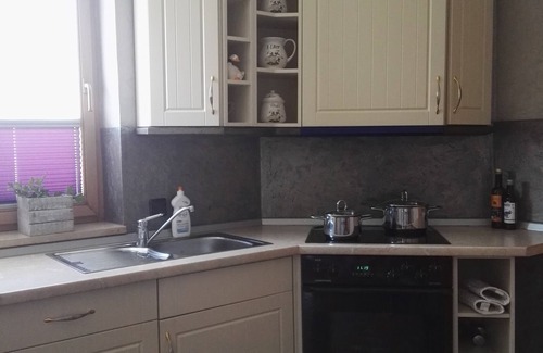 Harthau Apartment | Spacious Vacation Apartment for 7 in Chemnitz
