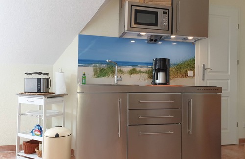 Gollwitz Apartment | Cozy Oceanfront Apartment for 3 Guests in Gollwitz