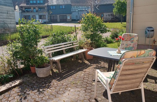 Fronhofen Apartment | Spacious Kleinich Apartment for 5 with Family-Friendly Amenities