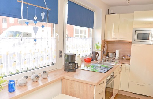 Nordseebad Burhave Apartment | Cozy Oceanfront Apartment for 3 Guests in Burhave