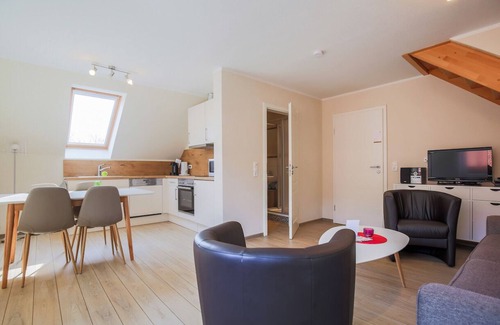 Sahrensdorf Apartment | Cozy Apartment for 6 with Ocean View in Fehmarn