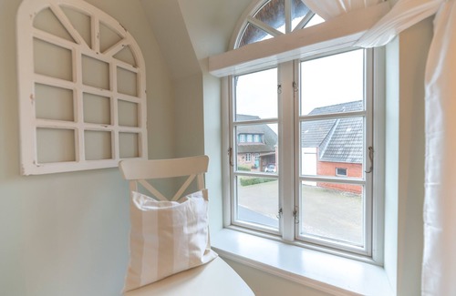 Utersum Apartment | Explore Utersum: Cozy Apartment for 4 with Ocean Views