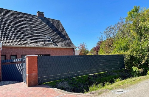 Dietrichsfeld Apartment | Cozy Apartment for 4 in Aurich with Kitchen & Pet-Friendly