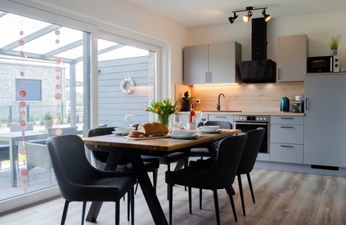 Barssel Apartment | Top-Rated Oceanfront Apartment for 6 Guests in Barßel