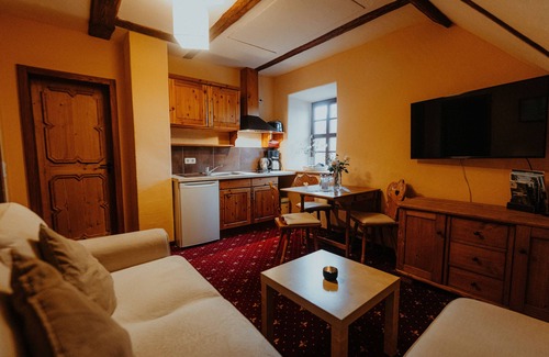 Oppurg Apartment | Cozy Apartment for 6 with Oceanfront Views in Oppurg