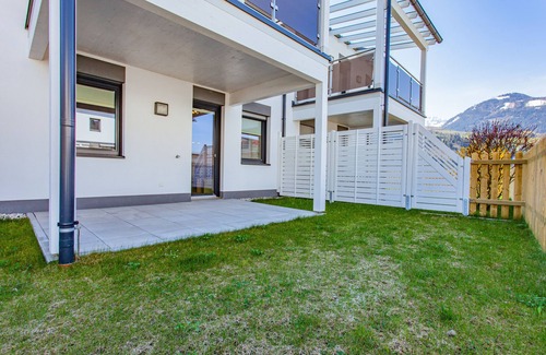 Aich Apartment | Perfect Family Getaway: Apartment for 6 in Aich