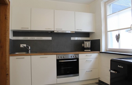 Pommern Apartment | Cozy Pommerbach EG Apartment with Kitchen & Breakfast