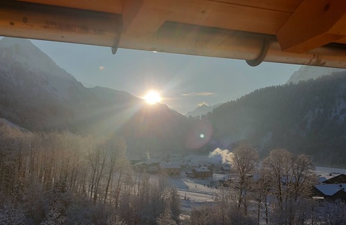 Schoppernau Apartment | Discover BergTraum: Family-Friendly Getaway Near Diedamskopf