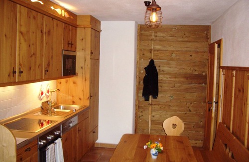 Kleinhogl Apartment | Cozy Vacation Apartment in Bavaria for Up to 6 Guests