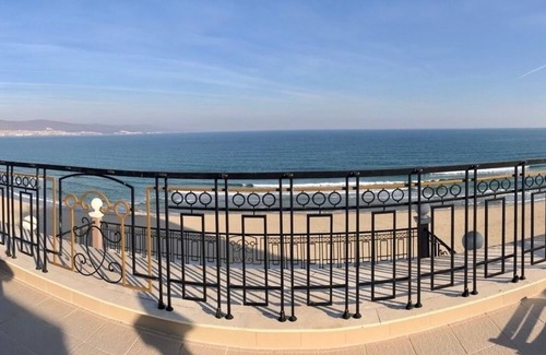 Sunny Beach Apartment | Spacious 6-Person Apartment with Oceanfront Views in Sunny Beach