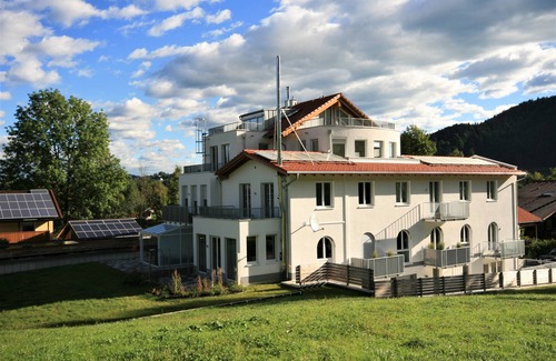 Steinach Apartment | Pet-Friendly Retreat at Chalet am Breitenberg 9 - Rated 9.4