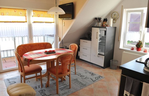 Norddeich Apartment | Oceanfront Apartment Near Beach with 10/10 Guest Rating