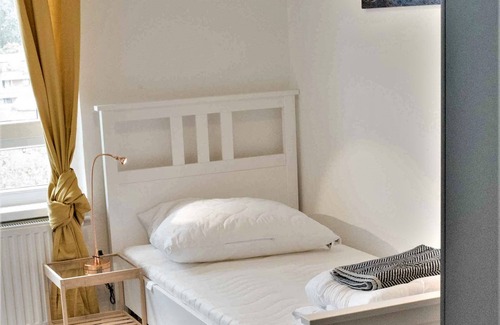 Hassels Apartment | Cozy Vacation Apartment D17: Family-Friendly with Kitchen