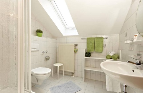 Bad Kohlgrub Bed & Breakfast | Cozy Großenast Apartment at Guesthouse Alpina Awaits You