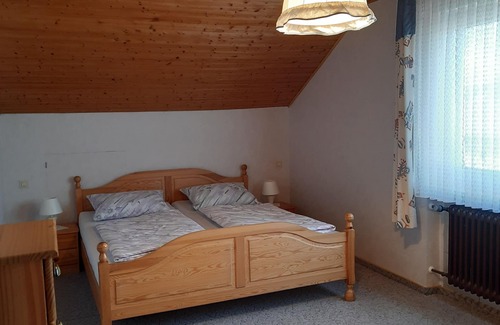 Gunzenhausen Apartment | Vacation apartment Weiherblick in a central location to the lakes and beautiful villages!