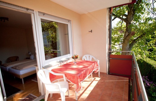 Langenargen Apartment | Cozy 1-Bedroom Vacation Apartment with Ocean View & Pool