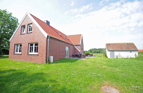 Warsingsfehn Apartment | Pet-Friendly Vacation Apartment Alide with Ocean Views