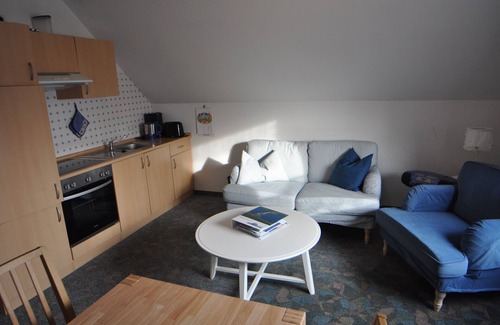 Hatshausen Apartment | Cozy Vacation Apartment Bohlen with Child-Friendly Amenities