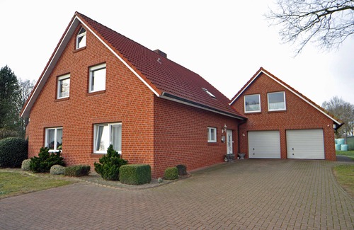 Hatshausen Apartment | Cozy Vacation Apartment Bohlen with Child-Friendly Amenities