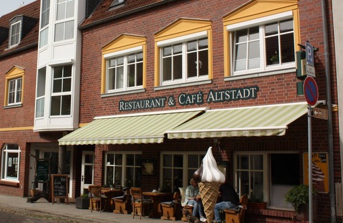 Plau am See Apartment | Top-Rated Oceanfront Apartment at Cafe Altstadt