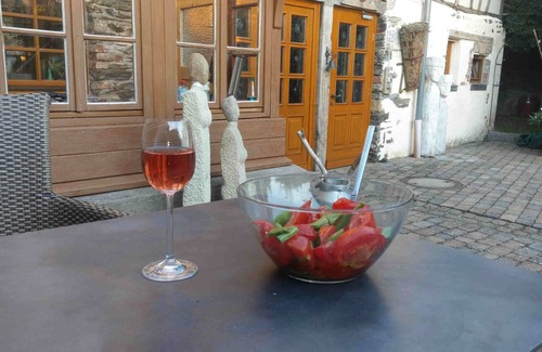 Raversbeuren Apartment | Stylish Vacation Apartment in Historic Art Barn - 10/10 Rated