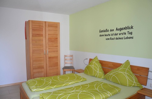 Rheinhausen Apartment | Cozy Apartment for 6 Guests with Kitchen in Rheinhausen