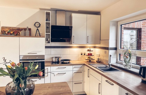 Schwanewede Apartment | Spacious 4-Person Apartment with Kitchen in Schwanewede