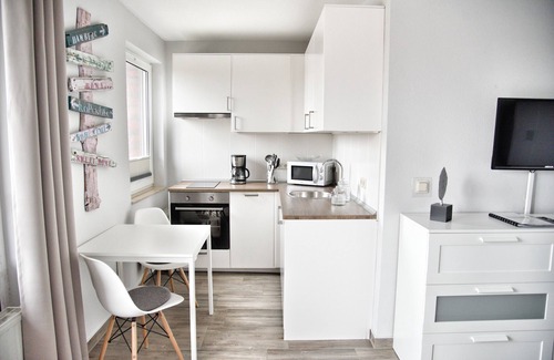 Ueckermuende Apartment | Pet-Friendly Oceanfront Apartment for 2 in Ueckermünde