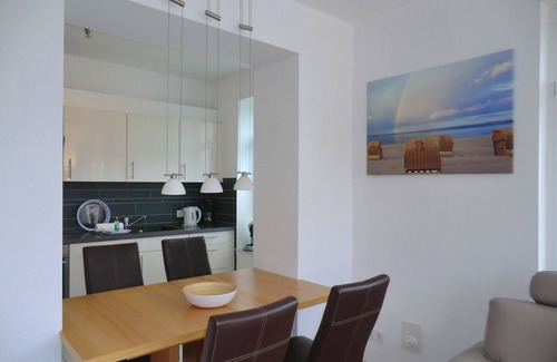 Wyk auf Foehr Apartment | Bright Vacation Apartment for 5 Guests in Wyk auf Föhr