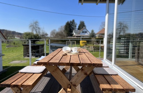 Ueberlingen Apartment | Scenic Vacation Apartment Eiche - Family-Friendly Retreat