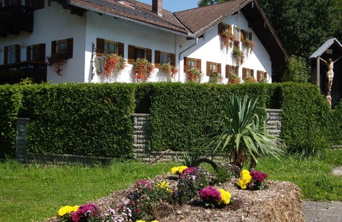 Edling Apartment | Spacious Enzian Vacation Apartment with Pool & Pet-Friendly